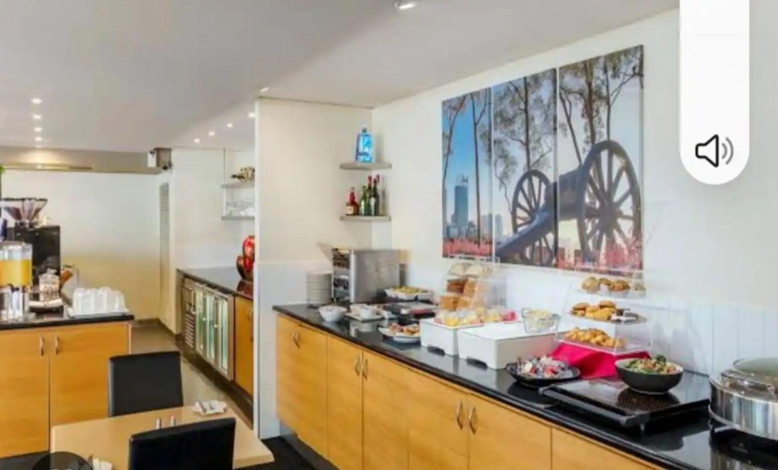 City & Lakeside With Free Parking, Pool And 10 Mins Walk Into The City Perth Kültér fotó