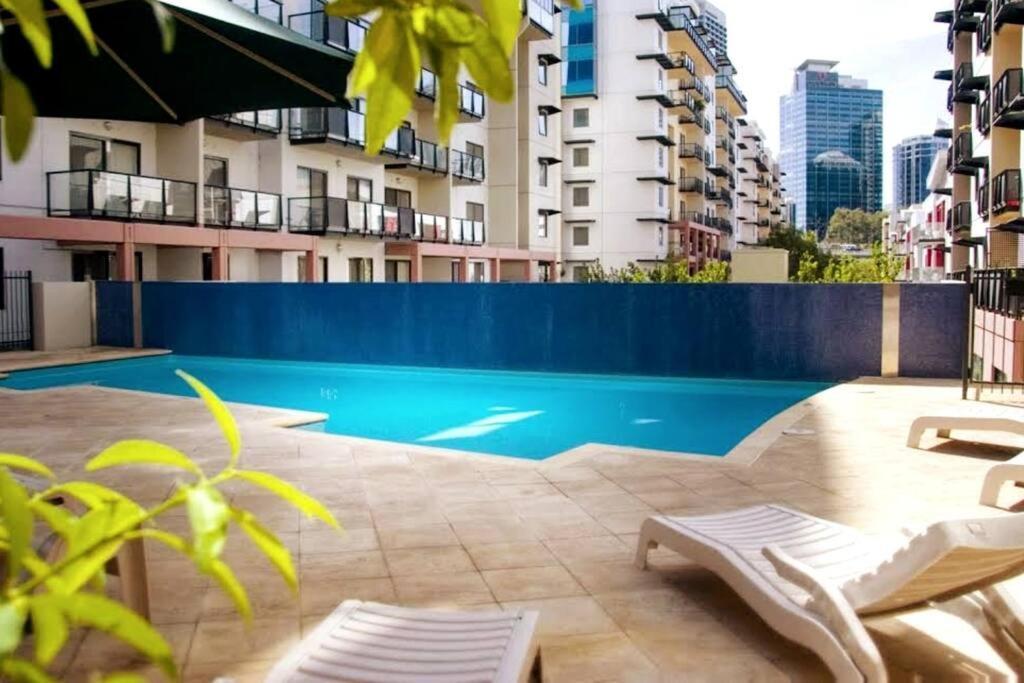 City & Lakeside With Free Parking, Pool And 10 Mins Walk Into The City Perth Kültér fotó
