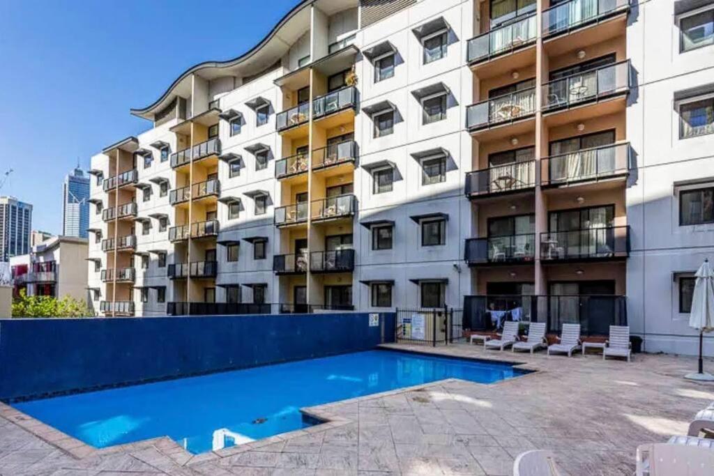 City & Lakeside With Free Parking, Pool And 10 Mins Walk Into The City Perth Kültér fotó
